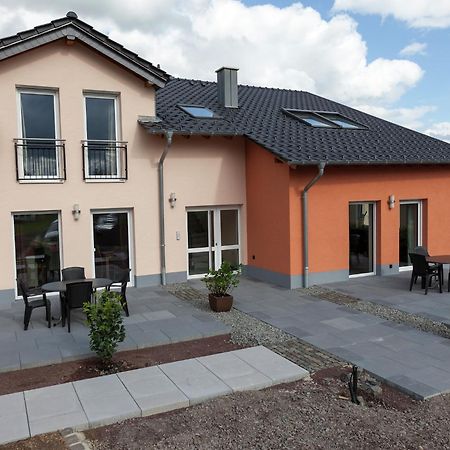Lovely Modern Apartment With Private Terrace Ellscheid Exterior photo